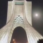 پیام یک زن از میدان آزادی تهران؛ آغاز عملیات سقوط و سرنگونی جمهوری اسلامی فرارسیده، برپاخیز برای آزادی