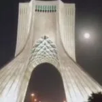 پیام یک زن از میدان آزادی تهران؛ آغاز عملیات سقوط و سرنگونی جمهوری اسلامی فرارسیده، برپاخیز برای آزادی